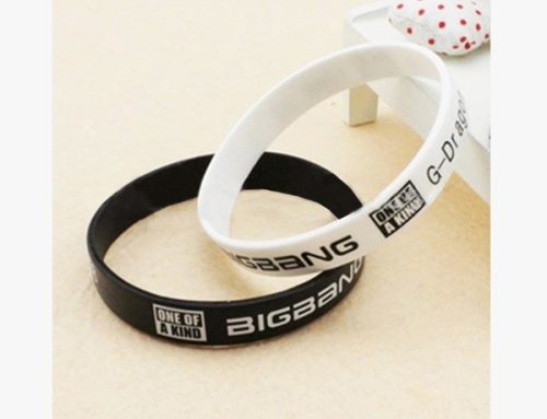 Silicone sports wristband